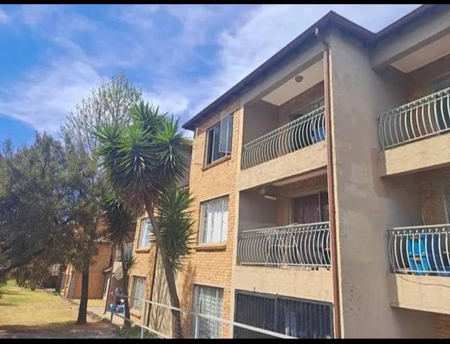 2 BEDROOM APARTMENT FOR SALE IN BIRCHLEIGH